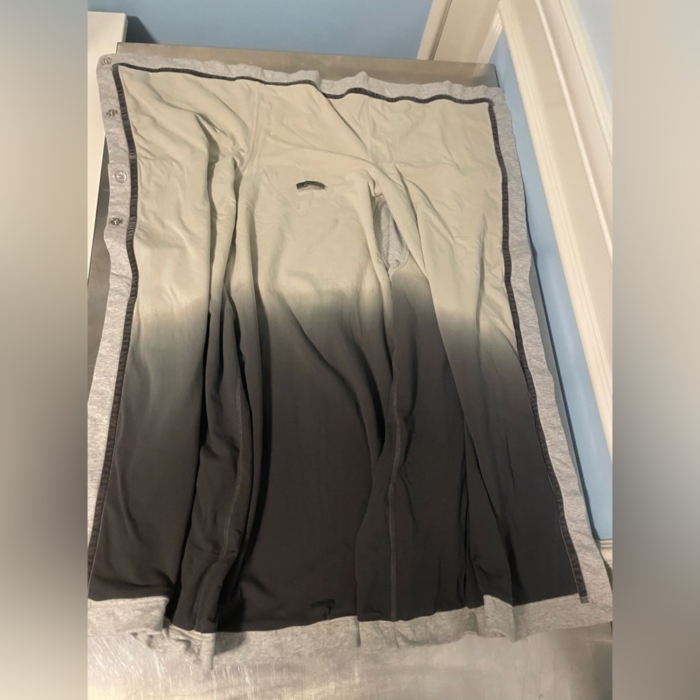 Lululemon - Savasana Wrap - US8 - Picture 7 of 15